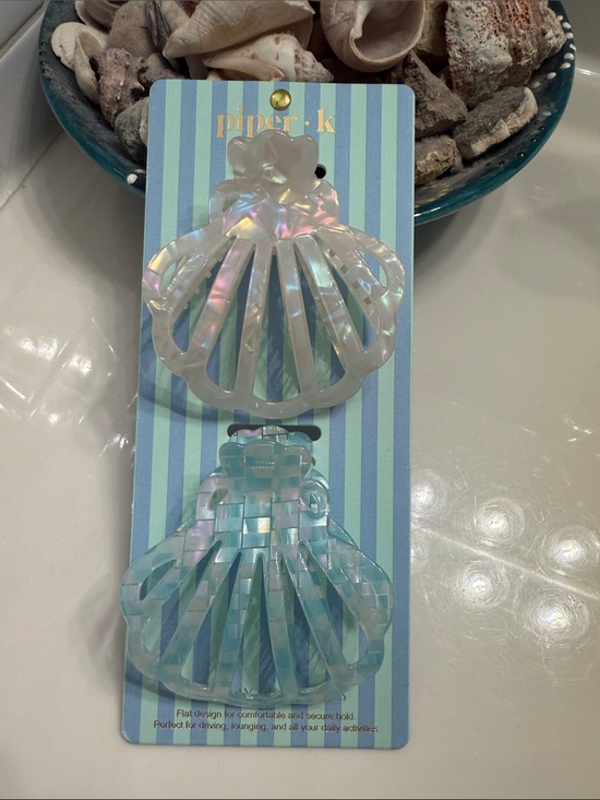 Piper K Other - piper.k Iridescent Shell Claw Clips Set - White/Pearl